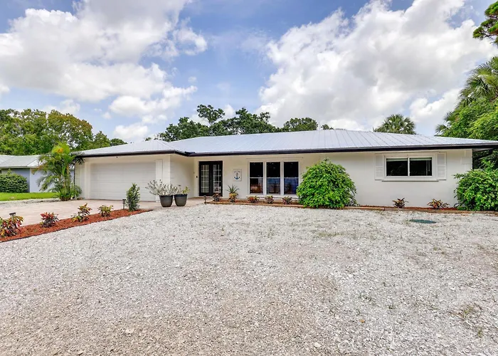 Vero Beach Vacation Rental: Pool & Putting Green!