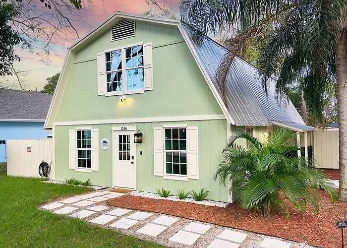 Costa Bella Barn
